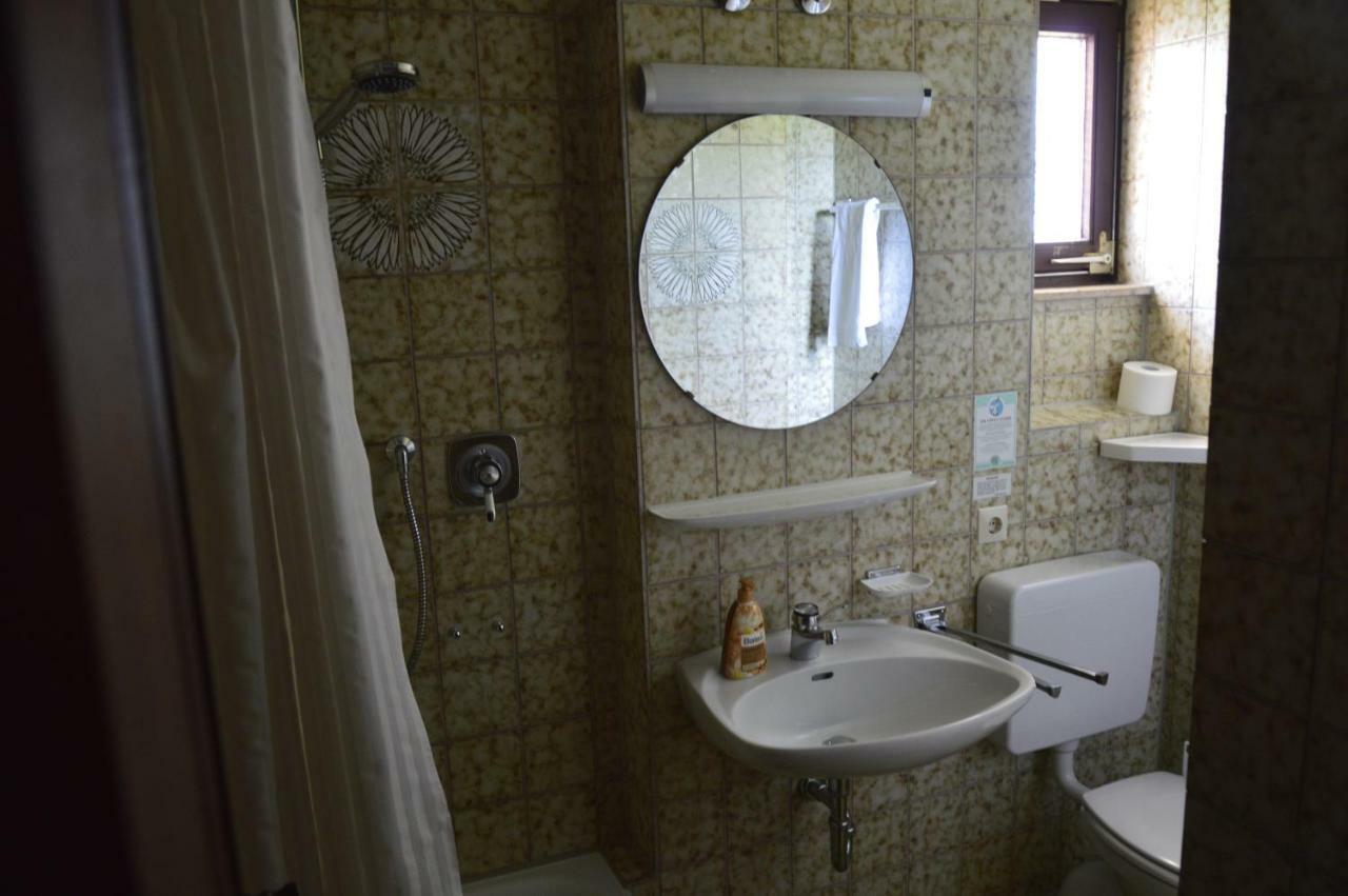Gaestehaus Faessle Weinstadt Kültér fotó
